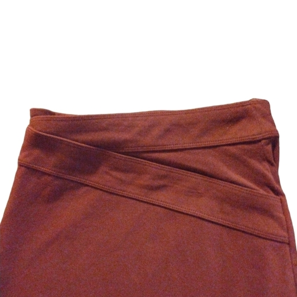 Danskin Now Crossover Waistband Comfortable Maroon Plus Sized Capri Lounge 4X - Picture 5 of 8